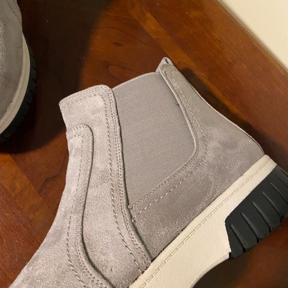 Ladies White Mountain brand  boots - NWOT - Picture 2 of 6